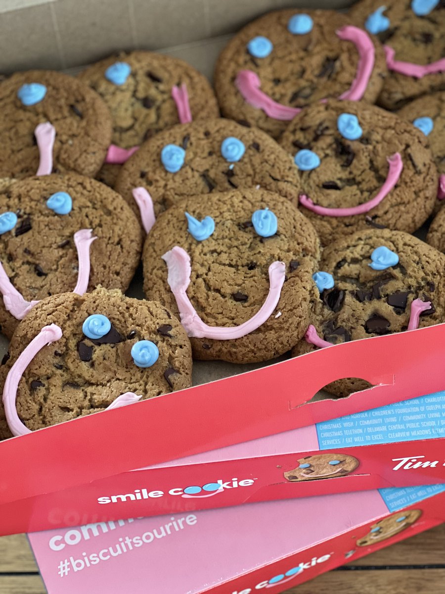 We kicked off the #SmileCookie campaign in #Oakville today! This year, 100% of the proceeds in Oakville will be directed to @Food4KidsHalton - providing packages of healthy food for at-risk kids with limited, or no food each weekend. #SmileFood4Kids #Smile🍪 #HaltonON