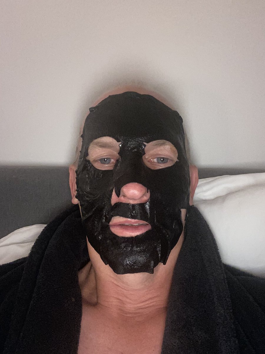 Thought I’d take the wife up north for a few nights without kids.  This is how it’s going 🙈 #dealzfacemask