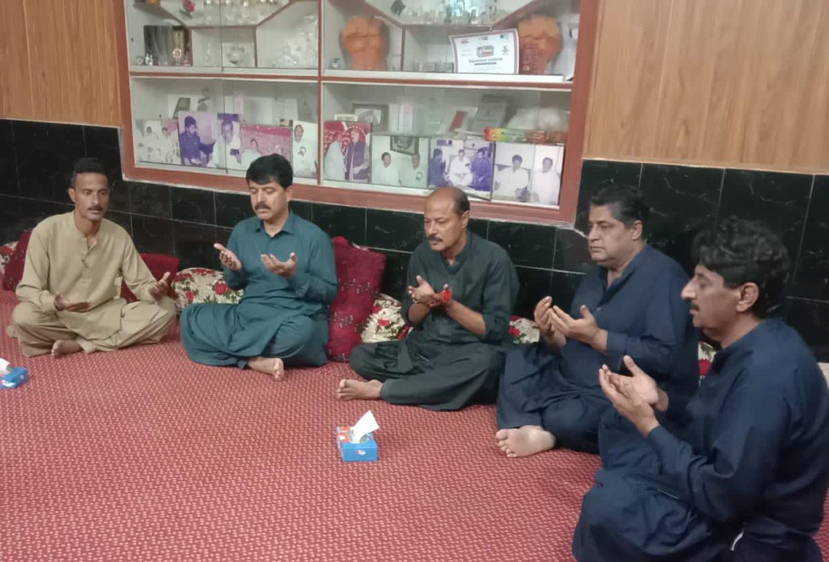 TeamMunwarWasan's tweet photo. رانیپور
پیپلزپارٹی کے رکن سندھ اسمبلی منور علی وسان
جعفری ہاؤس رانیپور  پہنچ کر 
اصغر علی جعفری، غلام اکبر جعفری،اور علی جعفری سے والدہ کے انتقال پر دعا تعزیعت کی اور گہرے دکھ کا اظہار افسوس کیا اور مرحومہ کی مغفرت کے لیے دعا کی۔

@BBhuttoZardari @BakhtawarBZ @AseefaBZ @PPP_Org https://t.co/xU41TlXnwp
