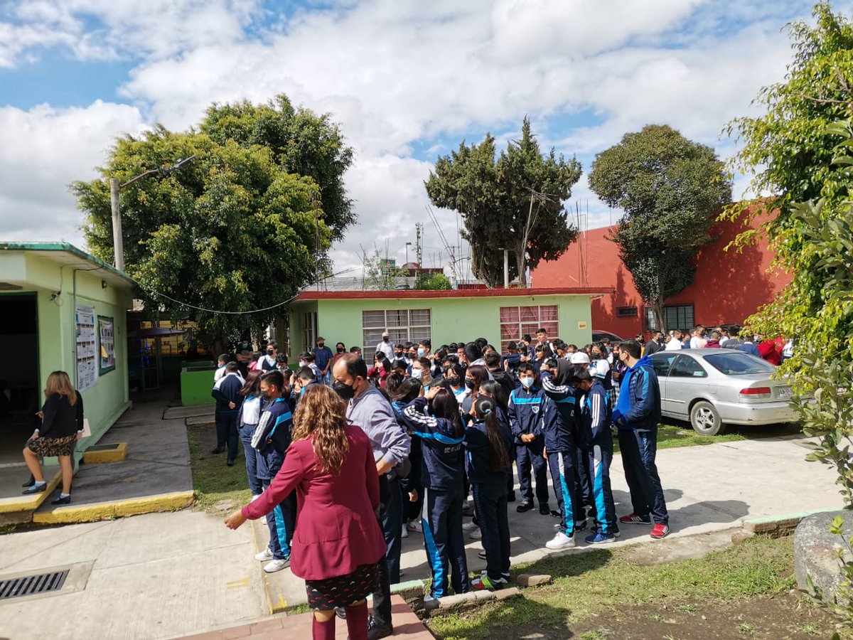 sec_0110's tweet photo. #simulacroedoméx #SimulacroNacional2022 
#SimulacroEdomex2022
La escuela Secundaria Oficial 0110 Luis G Urbina, Chalco turno matutino participando en el simulacro nacional
15EES0698M
@coatl6807
@geramonro05 
@TinocoGRogelio 
@Edomex https://t.co/go005ollC5