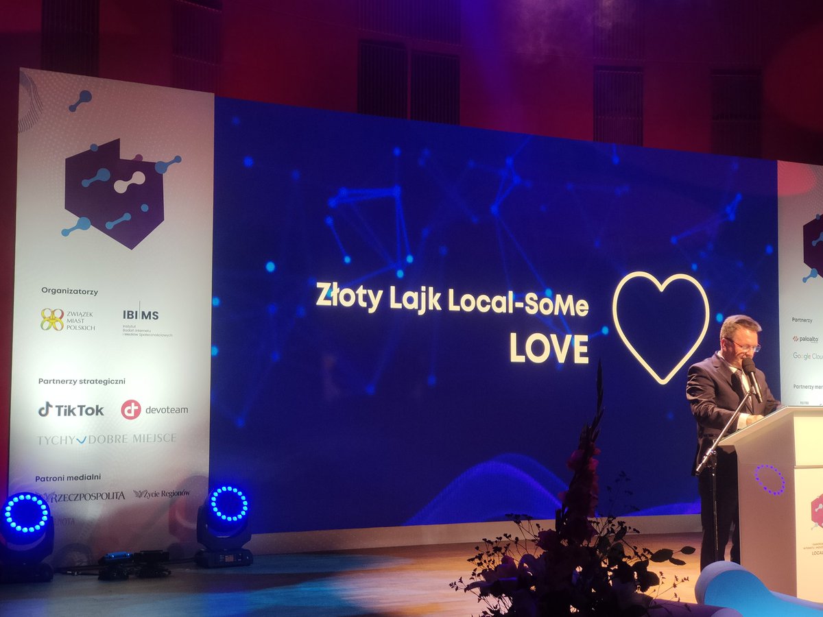 CichonAlicja's tweet photo. W ramach I Samorządowego Kongresu @LocalSome22 nagrodę Złoty Lajk za najbardziej angażujący profil prezydenta miasta wojewódzkiego na FB zdobyli ex aequo .@trzaskowski_ @Dulkiewicz_A i @SutrykJacek Gratulacje 👏 #localsome22 https://t.co/gm7n6HikKO