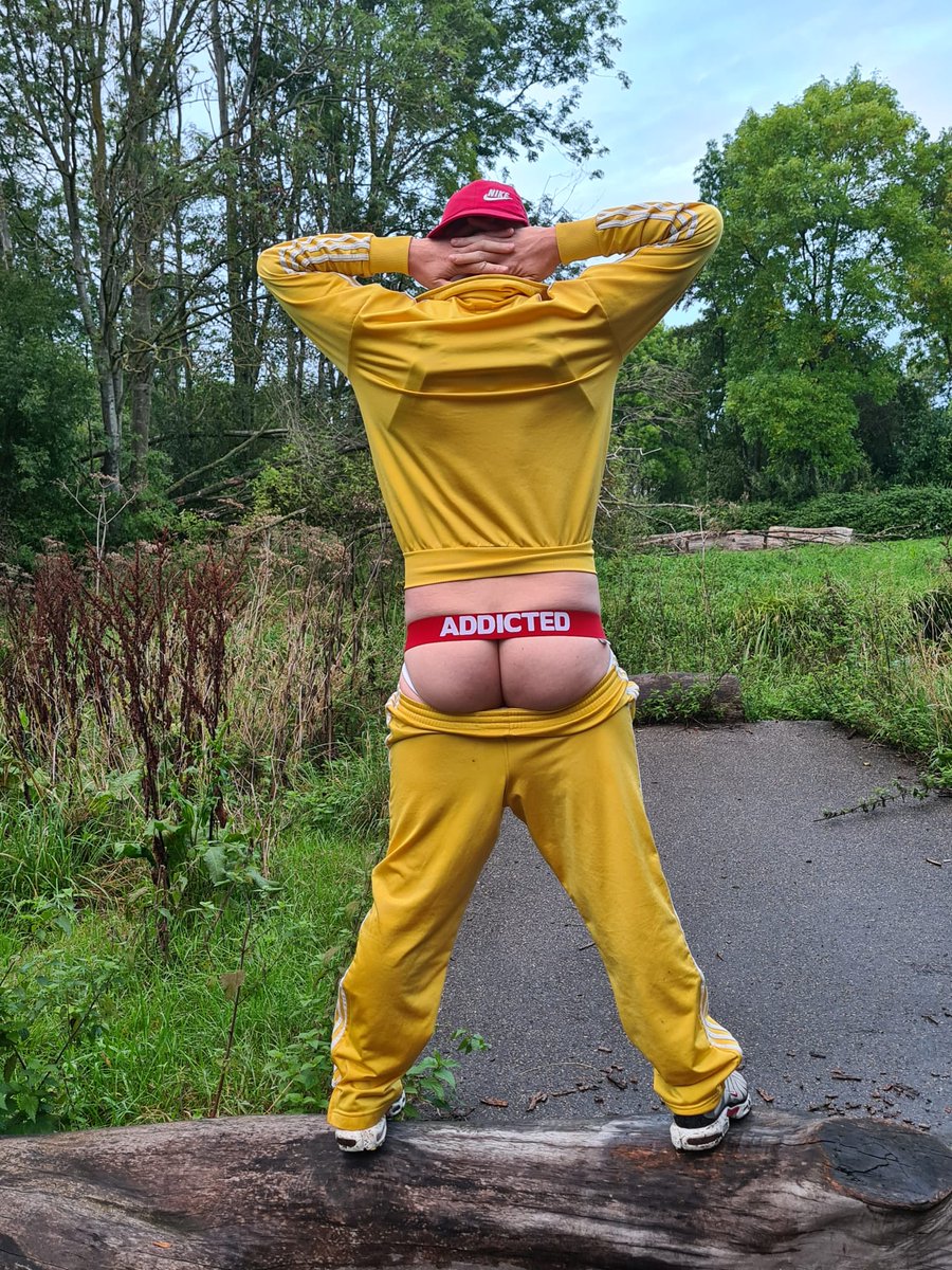 Dutch_Kevv_'s tweet photo. Cruising at De Ruyven

My master tells me that I'm a good boy.

Thank you @dutchtopmaster
 
RT if you wanna see more outdoor pics. https://t.co/KI2RQN9Avx