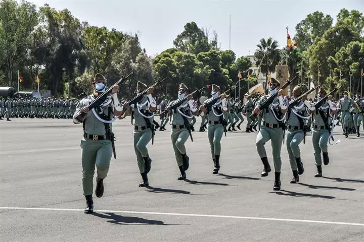 PlataformaMill1's tweet photo. LA LEGIÓN #celebra este MARTES su #102Aniversario fundacional en #Viator con el General #Jefe de Fuerza Terrestre (#GEFUTER) D. José Rodríguez García https://t.co/dYJSrBpfmv vía @epandalucia https://t.co/QAtfGBitnu