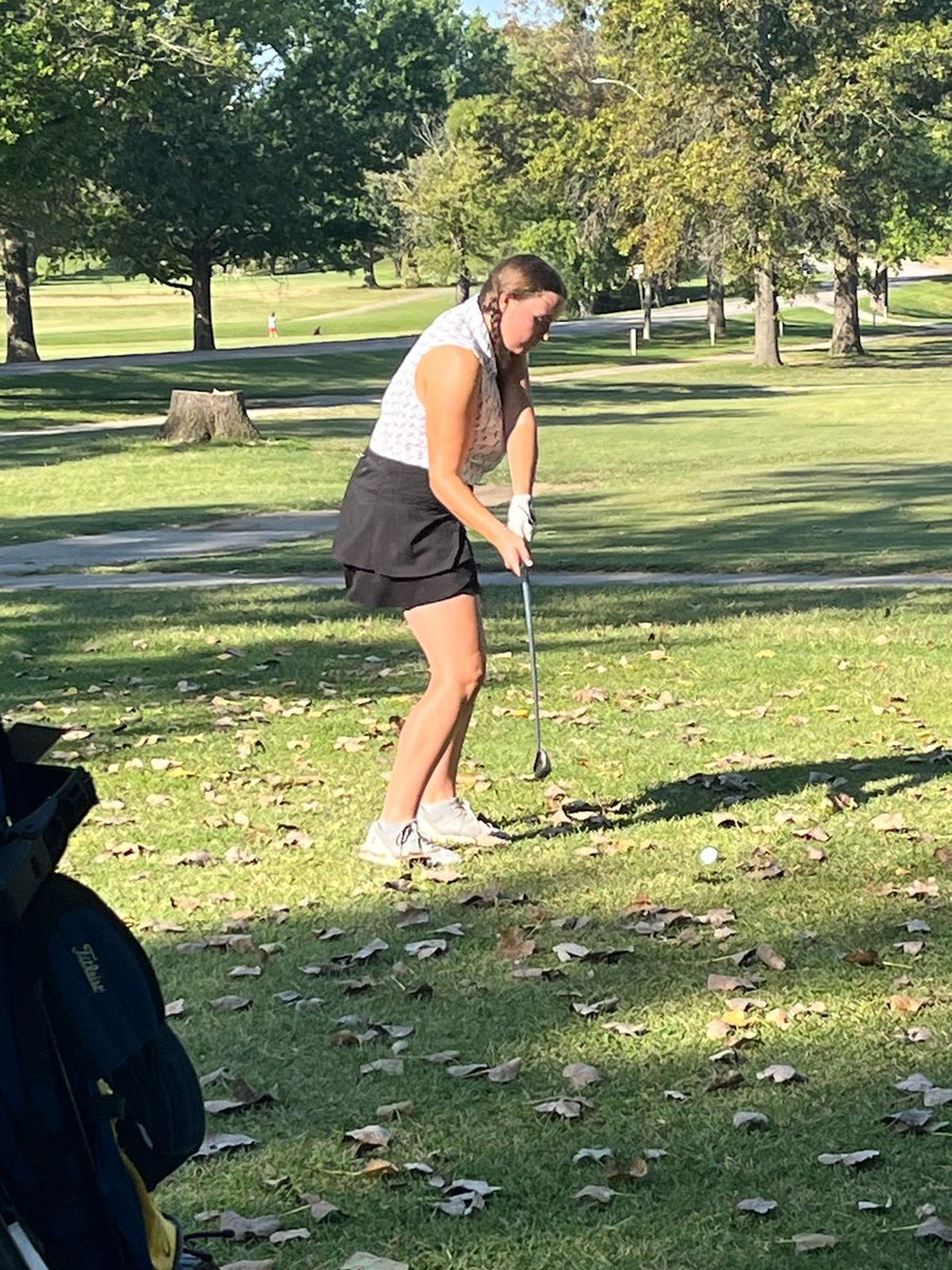 FHHLadyViksGolf's tweet photo. Coach Inchiostro has been sending me some on-course-action-shots. Keep it up, girls! https://t.co/NxDt9SLNQH