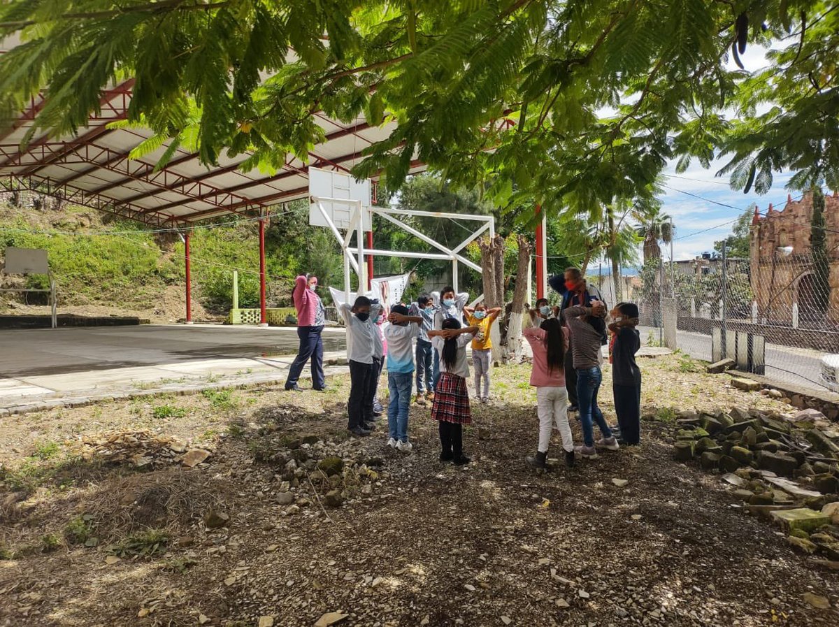 dcasas16's tweet photo. #SimulacroEdomex en la Escuela Primaria Gral. Álvaro Obregón CCT 15epr0439F San Pedro Hueyahualco  Sultepec Mex zona escolar p232 sub reg Ixtapan de la sal @geramonro05 @TinocoGRogelio  @LetyAguirre8 https://t.co/CkjBorWKpa