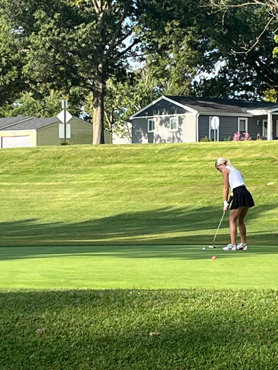 FHHLadyViksGolf's tweet photo. And more action... https://t.co/Sn7jpNytJI
