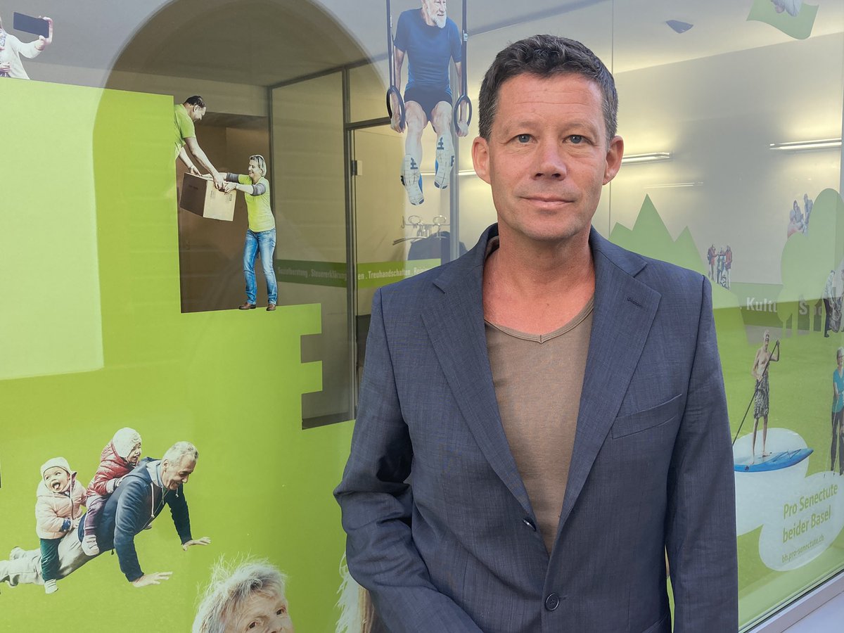 tobiasbossard's tweet photo. Ausgerechnet @prosenectute beider Basel hat im Metaverse Land gekauft, für 15‘000 Fr. Künftig sollen sich dort SeniorInnen beraten lassen oder einen Kurs machen (mit ihrem Avatar). Finanziert werden soll das mit NFTs, sagt Chef Michael Harr @srfbasel : https://t.co/00Lvg69sMb https://t.co/TgBqinvsKm