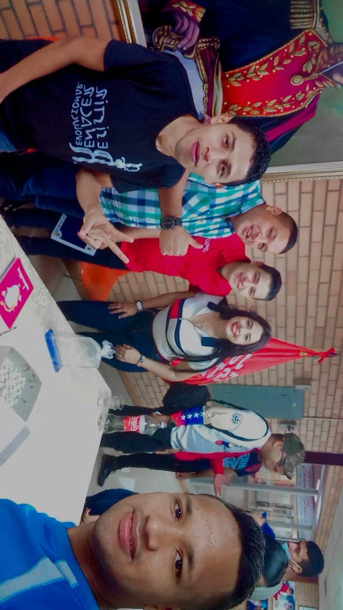 AlexisdlbJpsuv's tweet photo. #Reunio || La Juventud del PSUV del Estado Bolivar, sostuvo reunión de planificación y Agenda, enmarcada en la plenaria del VI Congreso De la jpsuv. 🚩🇻🇪❤️
@Grecia_Jpsuv
@GabrielFrancoJ
@SecretariaGoBol
@RivasRoberth https://t.co/PH0lD4UdOz