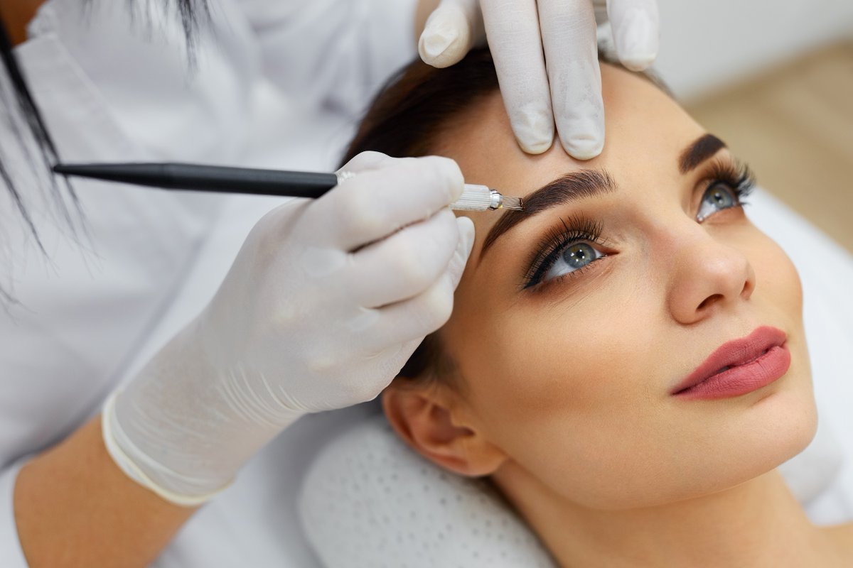 MediSpaNJ's tweet photo. #Microblading helps to shape and define brows. It’s similar to, but not the same as a #tattoo. Other #permanentcomsetic services such as #microshading #lipblushing #eyeliner and more. Call 732-654-0080 https://t.co/eCfAwMOIbC https://t.co/xEdTEsxTyZ