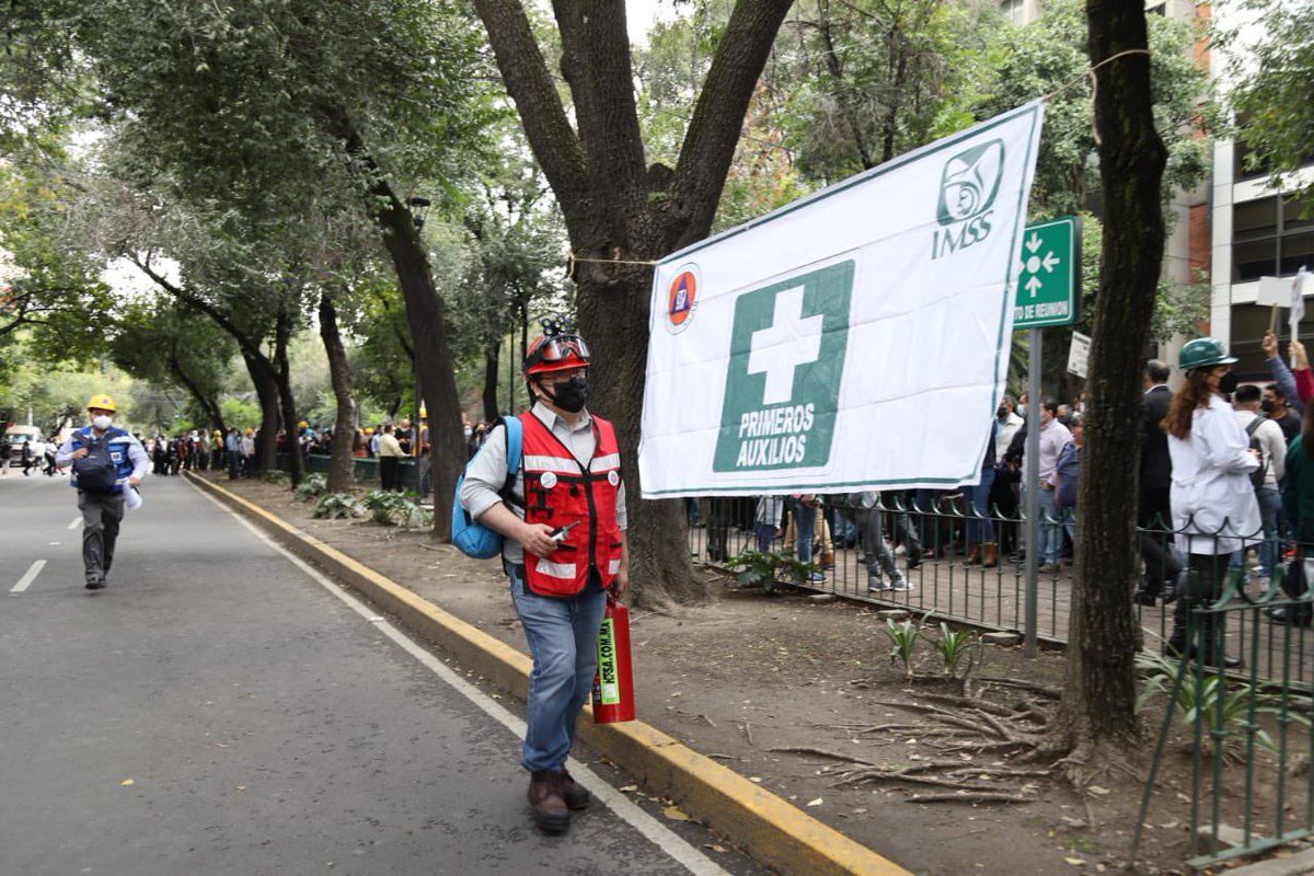 Tu_IMSS's tweet photo. El edifico de Durango No. 289 del #IMSS se suma al #SimulacroNacional2022. 

#SimulacroIMSS https://t.co/njXFw1QUnj