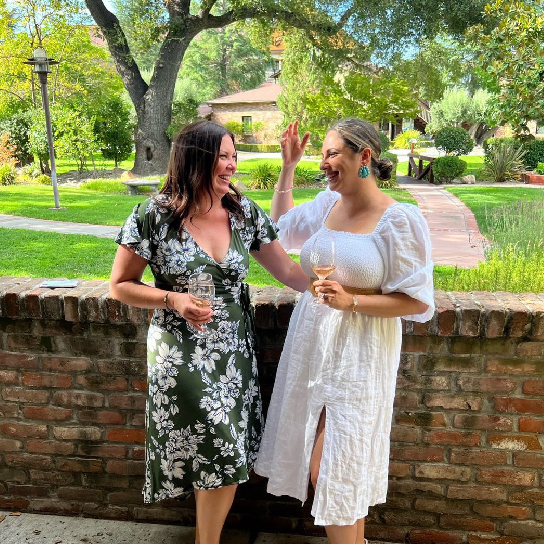 This is your sign to book that girls trip! 😄🍷  Make a quick getaway to Paso Robles &amp; explore all things wine &amp; sunshine. With Harvest Wine Month coming up, there is no better time to visit than October!