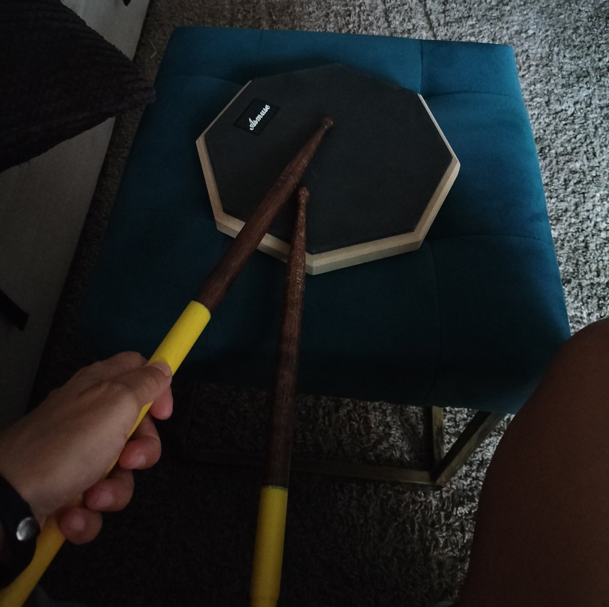 SorayaMuoz's tweet photo. Por aquí se empieza... Uno de mis retos y el que más me apetece 🤘🤘
#learningdrums @TAFlive https://t.co/lZQCEdN9wf