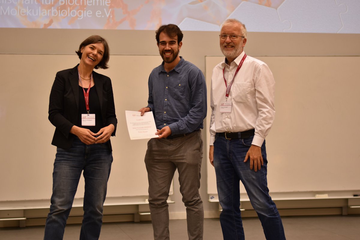 🥇Congrats to <a href="/alexanderbelyy1/">alexander.belyy</a> from <a href="/mpimoph/">MPI Dortmund</a> <a href="/Intein/">Stefan Raunser</a>, Svenja Moench from <a href="/NiemeyerLab/">Niemeyer-Lab</a> <a href="/KITKarlsruhe/">Shmoopy</a> and Jaime Fernandez Sobaberas from BZH/Nickel Group for receiving the GBM Poster Awards at #GBMFallConference <a href="/HHU_de/">Heinrich-Heine-Universität Düsseldorf</a>🎉