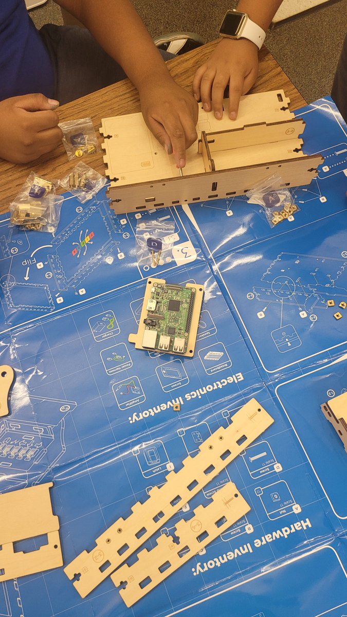 Students <a href="/FUSD_Poplar/">Poplar Elementary</a> started building their Piper Computers only using a blueprint.  <a href="/FontanaUnified/">Fontana Unified</a> <a href="/FUSD_STEM/">FUSD STEM</a>   #SEP  #SCIENCE