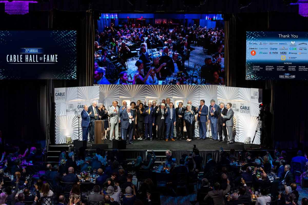 TheCableCenter's tweet photo. SNEAK PEEK: check out our 2022 #CableHOF event highlights! More photos of all the night's glitz and glam coming soon 🌟➡️ https://t.co/O3vCerccIg https://t.co/2tlH1LFmgf
