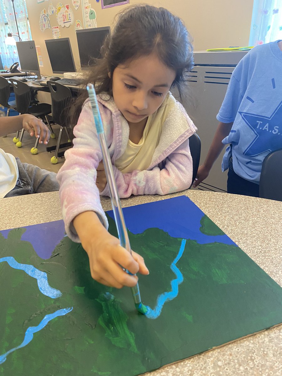 mrs_noffsinger's tweet photo. Finishing up our painted maps of China from our #CKLA stories & arts integration for reading. #doublepost #manicMonday #workinghardtoday https://t.co/cKHlFoMpXi