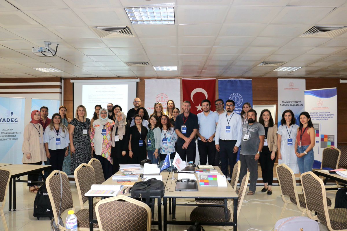 nazlinurgokturk's tweet photo. Off to a great start of the week with Thom Kiddle!
#CEFRCVTraining #TurkishMoNE #BoardofEducation https://t.co/MHS3R8I7di