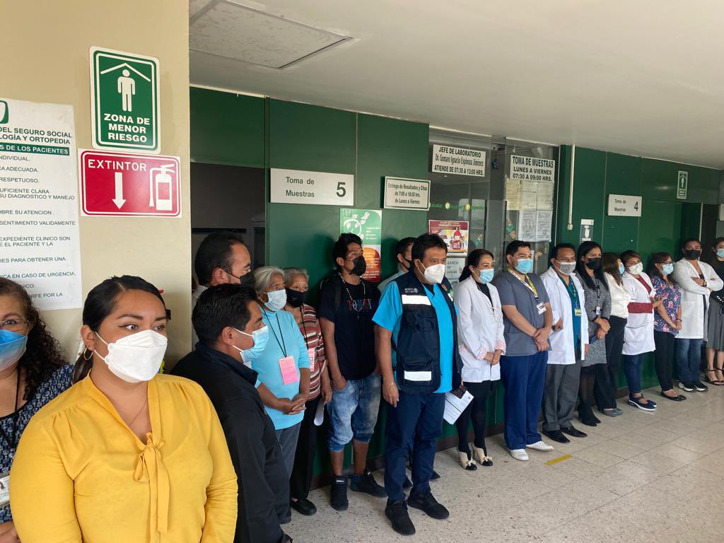 Imss_Pue's tweet photo. El #IMSSPuebla realiza evacuaciones de unidades médicas y administrativas, nos sumamos a la cultura de #ProtecciónCivil. #SimulacroNacional2022. #SimulacroIMSS https://t.co/SLKNQ1owFV