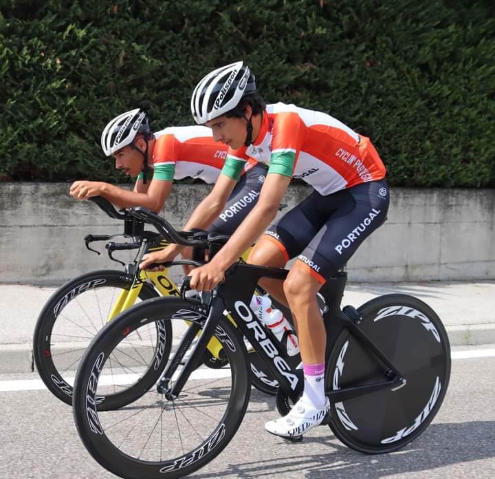 PauloFFe's tweet photo. NOITE PARA CRAQUES
BAIRRADA/AXEON
GONÇALO TAVARES E ANTÓNIO MORGADO. #mundiais ITT JUNIORES
@bismarkazevedo @BikeBlz @on2022off @Zancope2 @AllanAlmeiida @ltbittar @Pelote_ @ciclismo_do @falsoplanoblog @OuroKm https://t.co/nVJMgAPjAD