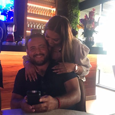 karlflo17's tweet photo. #NuevaFotoDePerfil https://t.co/B10Lf5h983