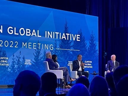 nathanehurst's tweet photo. What will it take to power the transition and reach our #climate goals? @LarryFink at #CGI2022: We need a holistic and coordinated approach to decarbonization. #ClimateWeek is just getting started. Excited to dive deeper in the week ahead. #OneBlackRock https://t.co/q3oIY2csQy https://t.co/pchakFoZCm