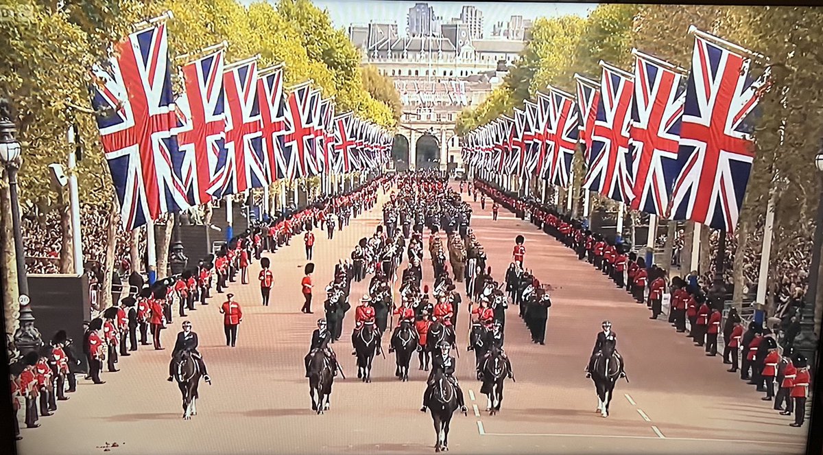 UVFCladies's tweet photo. Underwood Villa today say goodbye to a Queen, a mother, and simply an incredible person who personified service and dignity. A true constant in an ever shifting world. RIP #OurQueen https://t.co/az2FzxUFCA