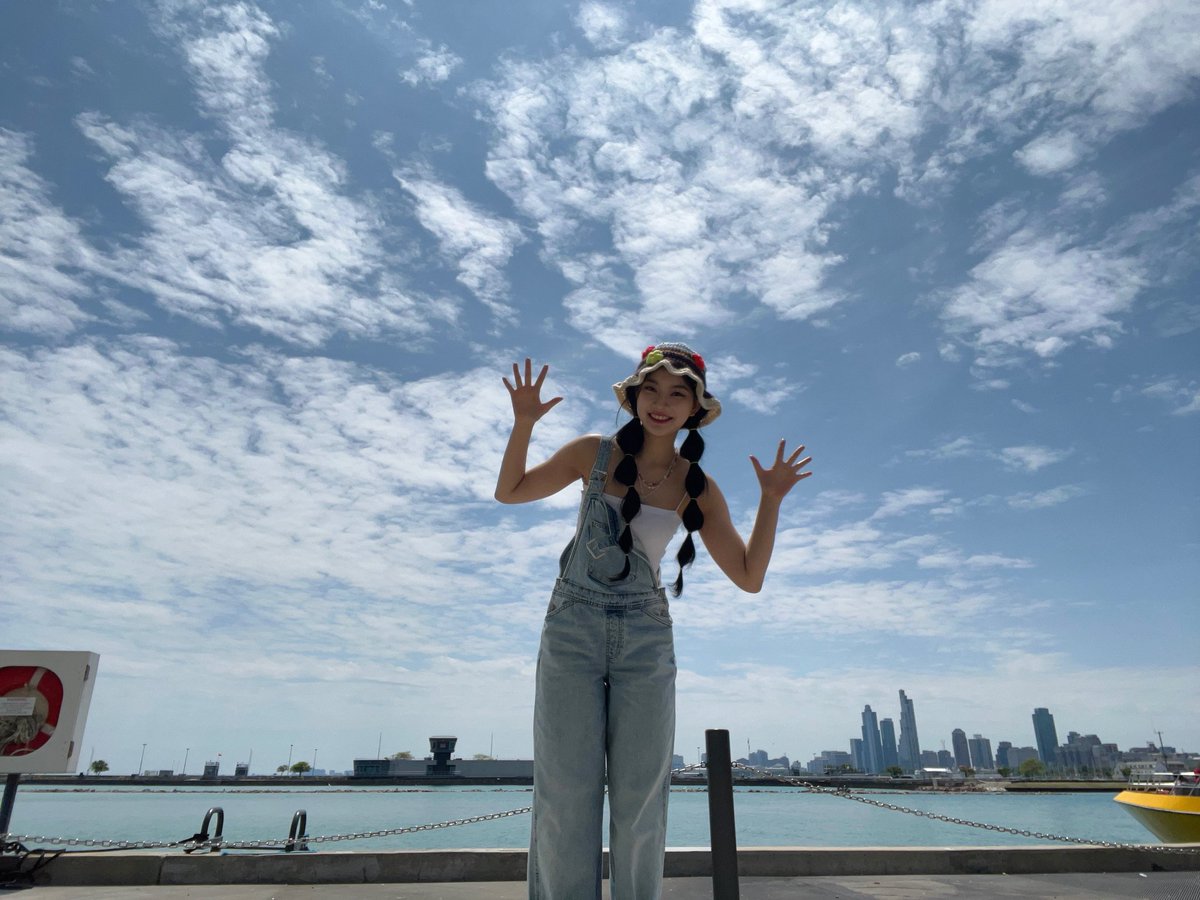 chaengnyan's tweet photo. having a really good holiday like how a holiday should be! ☁️💙 https://t.co/HfkgC5SFjX
