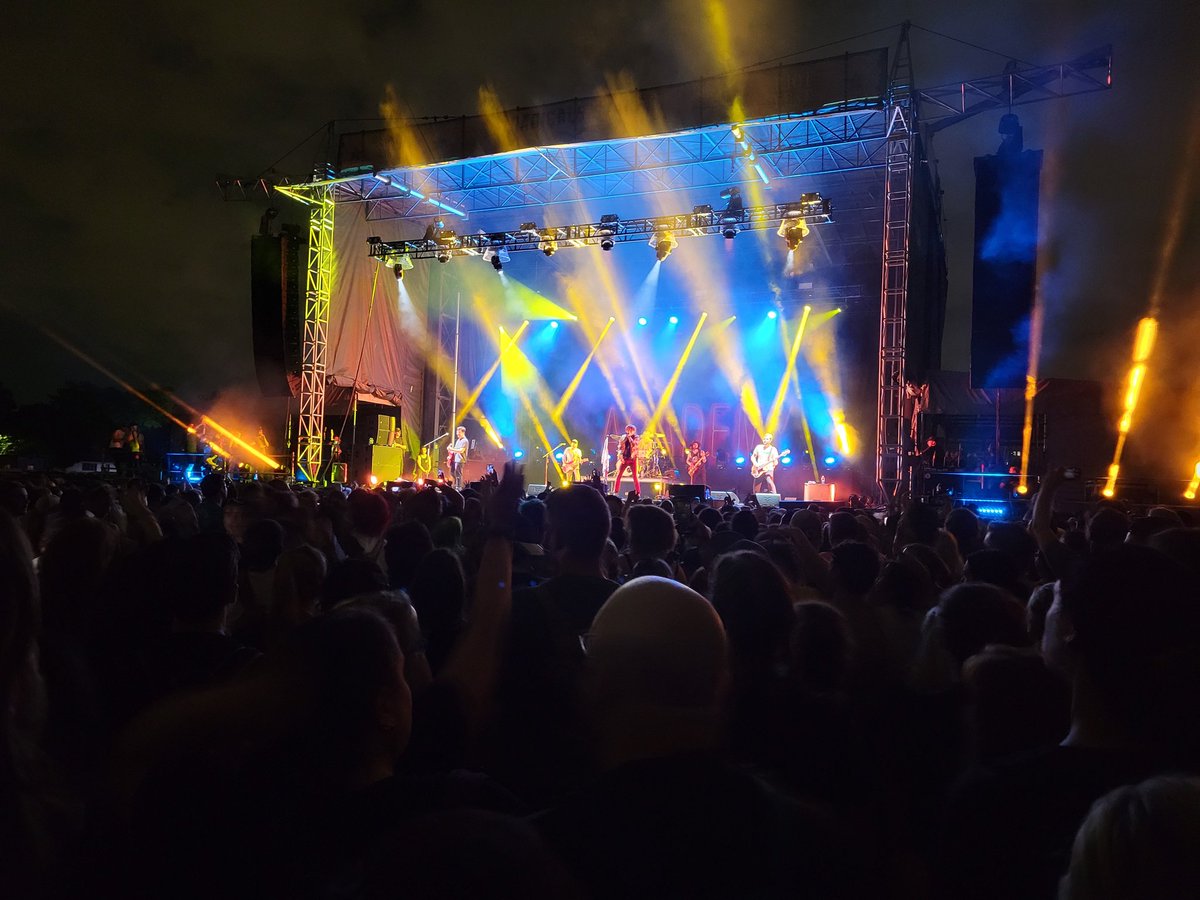 samturnage's tweet photo. My first Riot Fest and The Academy Is absolutely smashed it https://t.co/2ciFrek6sp