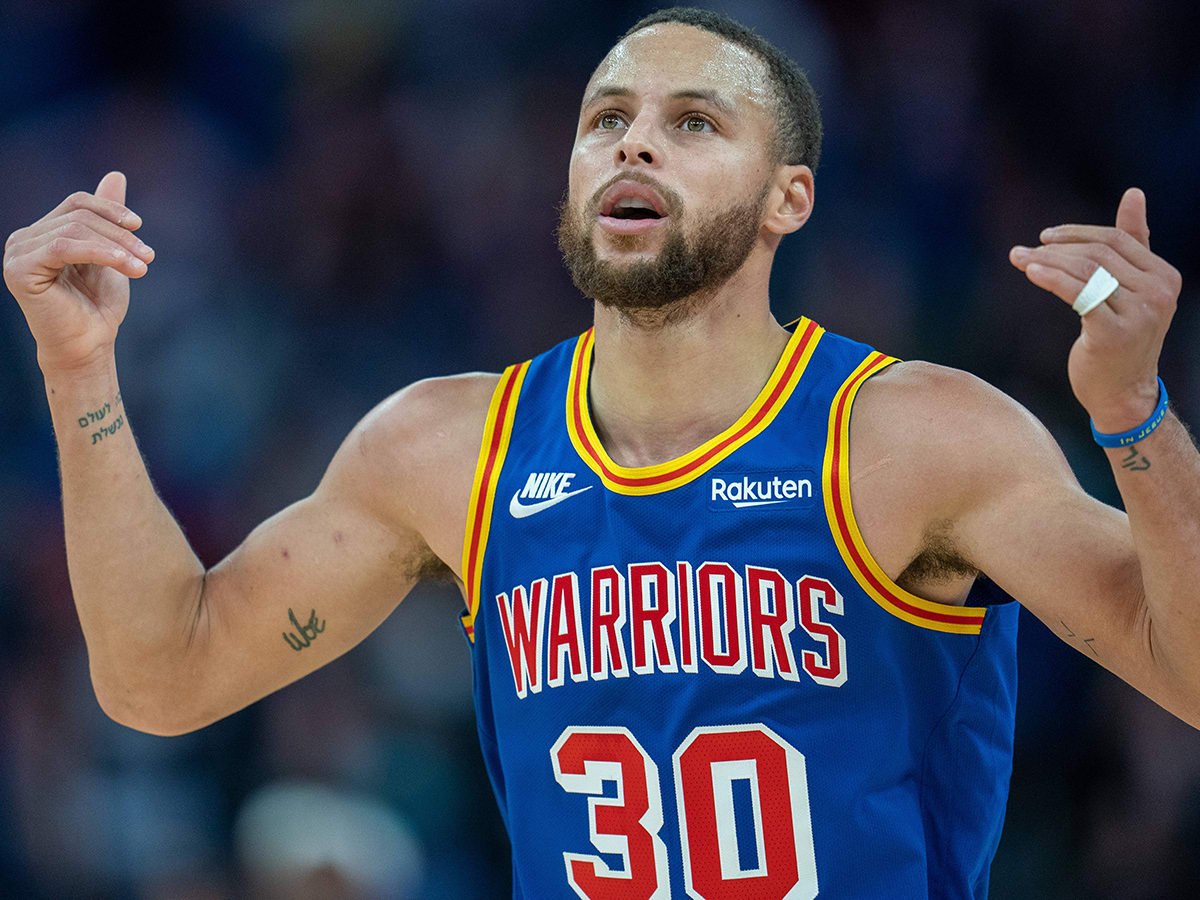 Kicks on Twitter: "Steph's $45.8M salary last year brought him $3.8M/month,  $716K/game, &amp; over 2 grand per minute! Between Curry's $254M in NBA  salary (with another $215M guaranteed on the way) &amp;