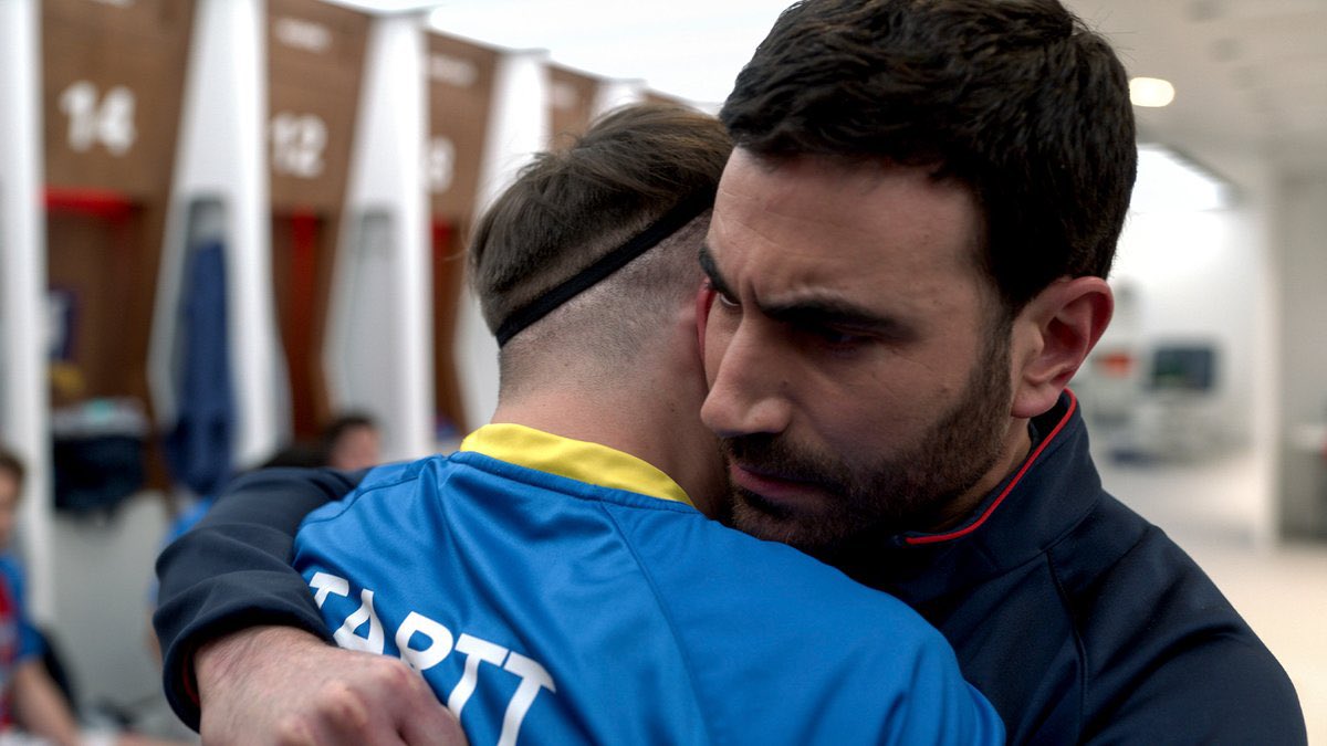 lassoleil's tweet image. people: “it’s just a scene from a tv show why are you getting emotional.”

the scene: