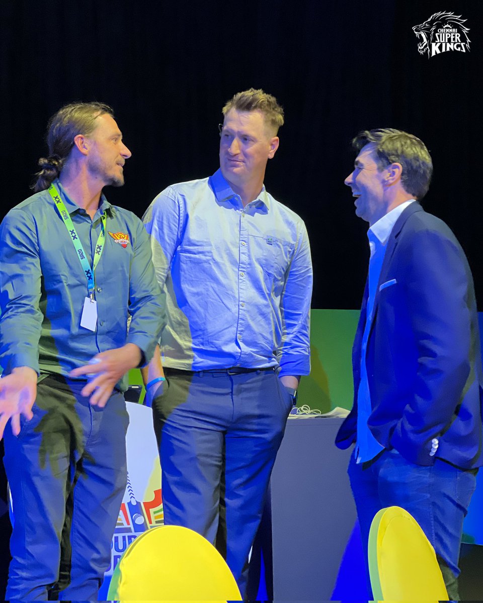 ChennaiIPL's tweet photo. Lunch Break: 𝗲𝘅𝗶𝘀𝘁𝘀

Friends from different sections:

#WhistleForJoburg #SA20Auction @JSKSA20 https://t.co/C3jG1SE6Mz