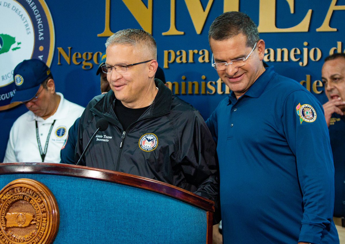 <a href="/GovPierluisi/">Gobernador Pierluisi</a> junto al secretario del <a href="/DSPnoticias/">Departamento de Seguridad Pública de Puerto Rico</a>, Alexis Torres, el comisionado de <a href="/NMEADpr/">Manejo de Emergencias</a>, Nino Correa y el componente gubernamental actualizaron hoy información sobre los impactos del huracán Fiona en la Isla.
