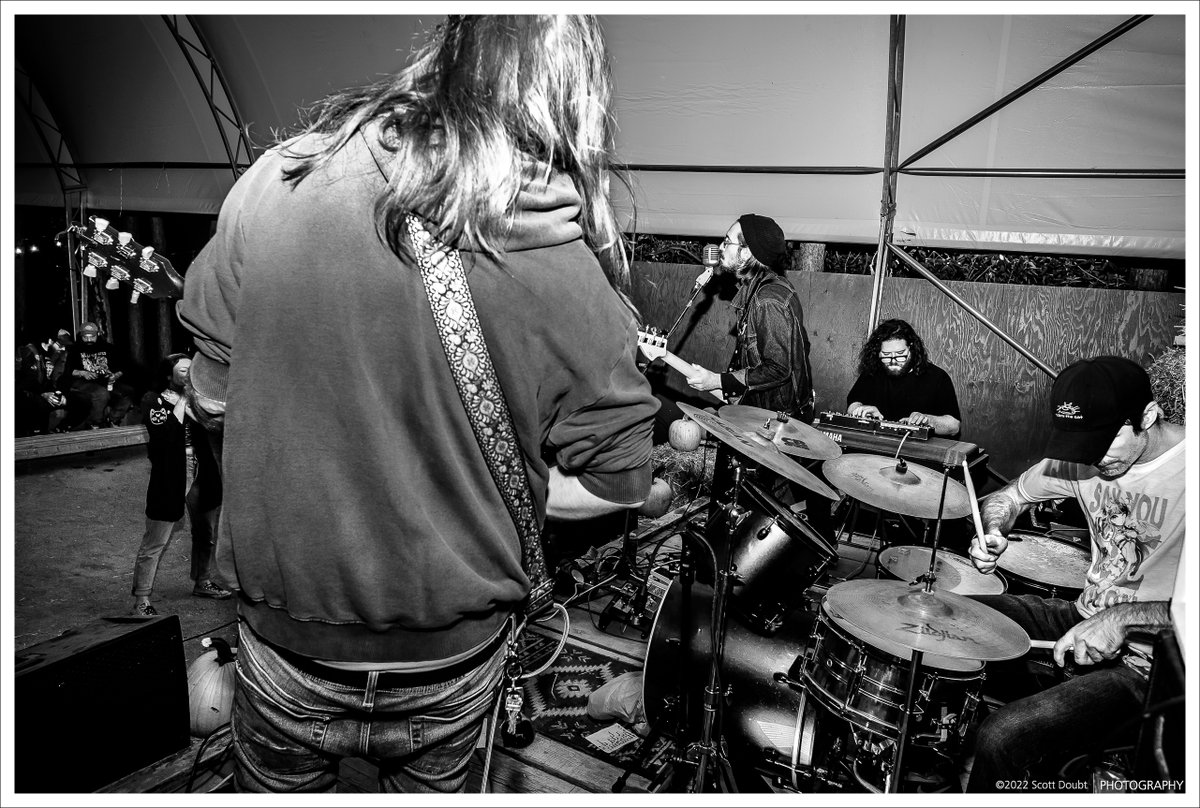 ScottDoubtPhoto's tweet photo. Helluva good ol' time at #BlackAndBluegrass Fest out at @rideaupinesfarm Sat night. 🤟Bastards &amp; the Buzzards / #RiishiVonRex / @VStheBorg / Jordan &amp; Watts Swing-Jazz guitar duo #KyleJordan #DylanWatts / #ScottDoubtPhoto #BlackAndWhitePhotography #LiveMusic #ConcertPhotography https://t.co/yBmQajlHtT