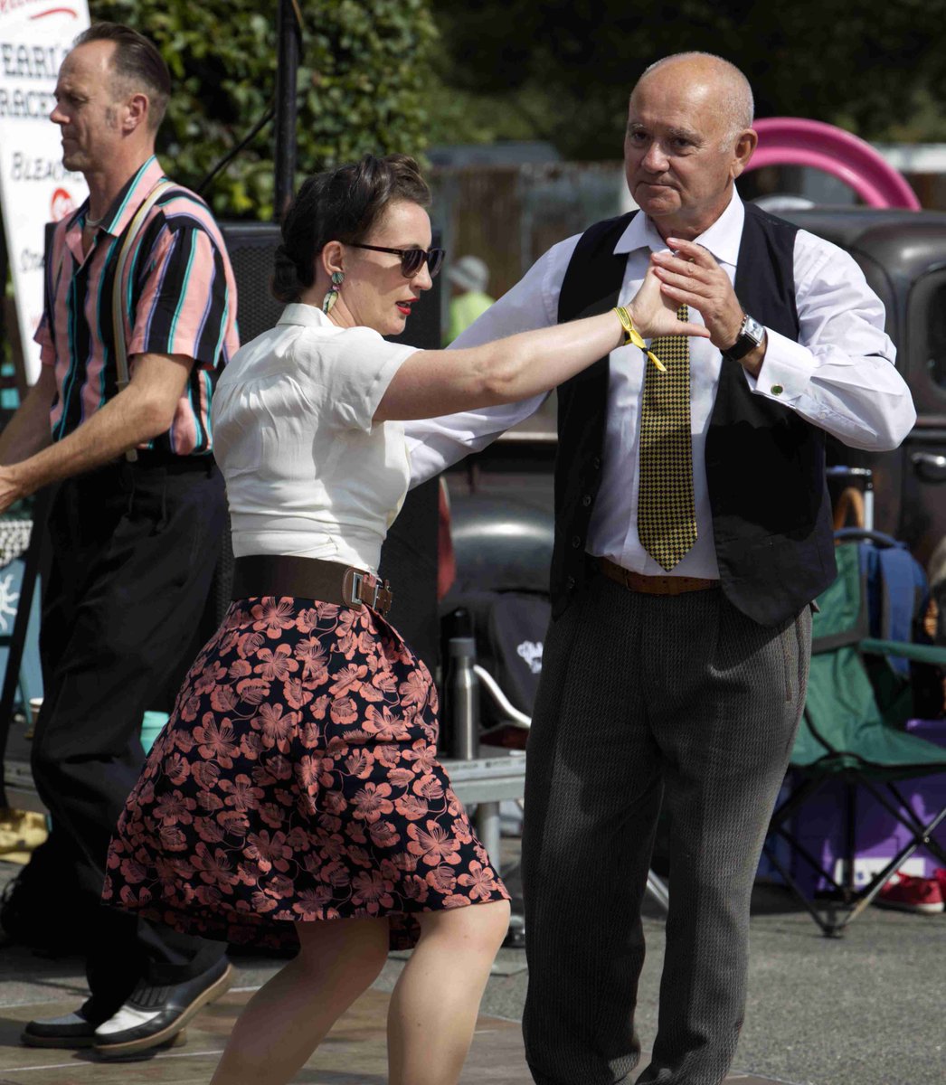 IconsMotor's tweet photo. Goodwood Revival fun #Goodwood #GoodwoodRevival https://t.co/6PlFr0oVS7