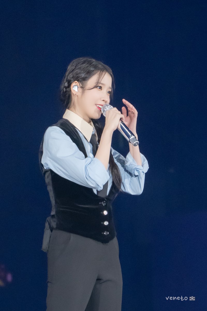 venetostory's tweet photo. 220918 아이유 골든아워 #아이유 https://t.co/oC7z3YrY5I