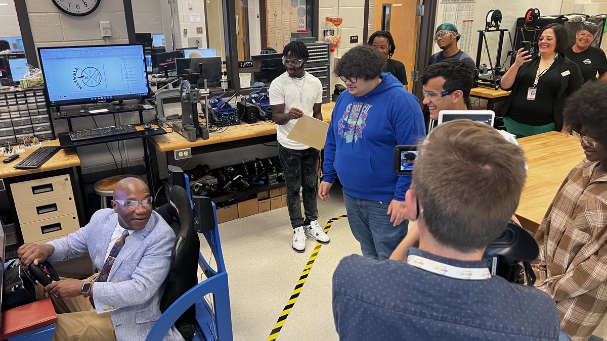 Our students jumped at the chance to show off some of the work we do to Superintendent Dr. Watts.

It’s great to work with a leader who understands and embraces the importance of building relationships with our students. #students #leader #stemeducation