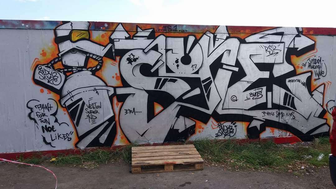 welcome2crOBloc's tweet photo. Mint 3 for a custom van png, 7 for a custom CRO block, ten for a mural banner or custom CRO Block GIF! Lets go! 💪🏾🔥🚀 #crofam
#blockgang✊🏾 #graffiti #art
⚒️ 🌐3️⃣ https://t.co/aa7ASrAUWY
