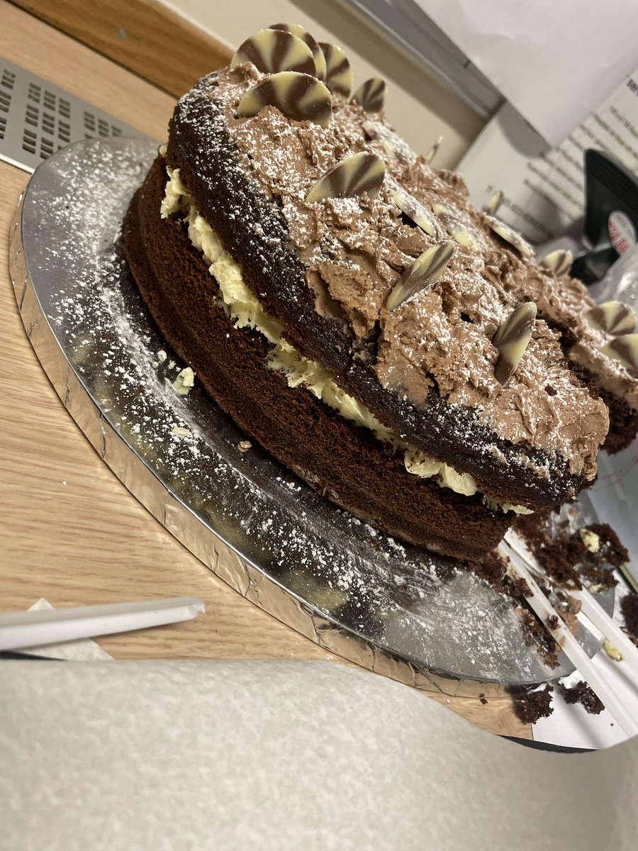 mulberryward1's tweet photo. Staff and patients celebrated the life of #HerMajestyQueenElizabethII with an afternoon tea party and cake, whilst watching the funeral this afternoon. #RIPMaam https://t.co/fUGtd6ve2f