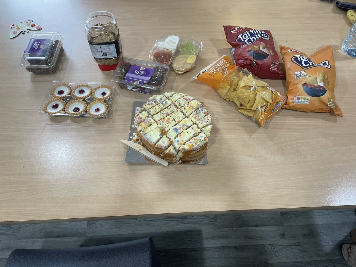 mulberryward1's tweet photo. Staff and patients celebrated the life of #HerMajestyQueenElizabethII with an afternoon tea party and cake, whilst watching the funeral this afternoon. #RIPMaam https://t.co/fUGtd6ve2f