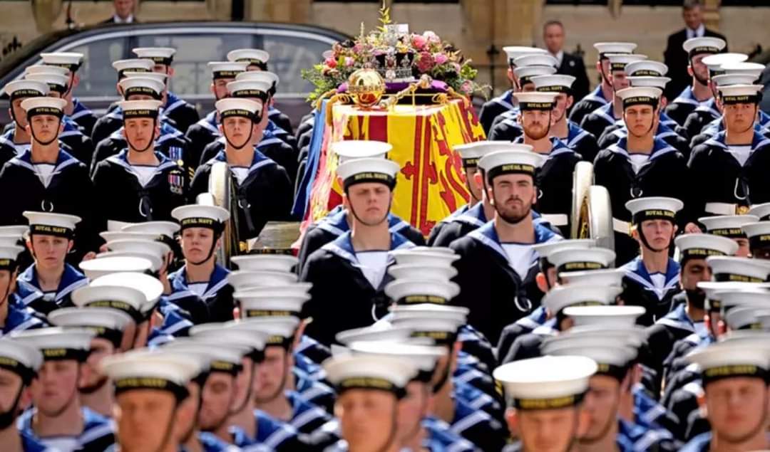 LK_Lady_Kat's tweet photo. Such a sad emotional day. A day of so many tears and reflection. What a timeless iconic send off for our beloved queen. Carried out to perfection. So proud to be British. 🇬🇧👑 #QueenElizabethIIStateFuneral #RIPQueenElizabeth https://t.co/Yynr0lcX71