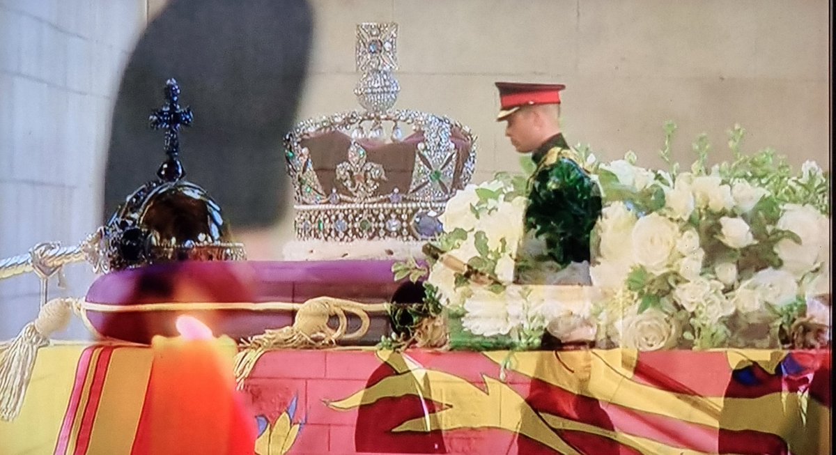 LK_Lady_Kat's tweet photo. Such a sad emotional day. A day of so many tears and reflection. What a timeless iconic send off for our beloved queen. Carried out to perfection. So proud to be British. 🇬🇧👑 #QueenElizabethIIStateFuneral #RIPQueenElizabeth https://t.co/Yynr0lcX71