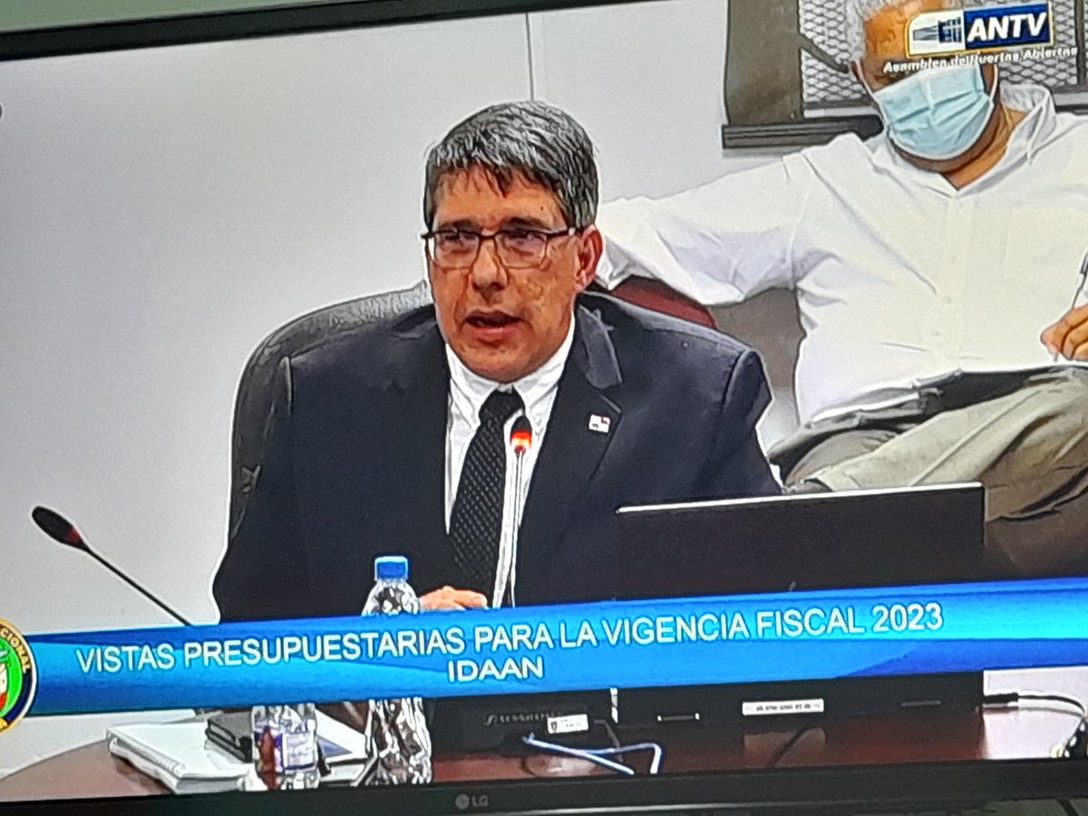 Juan110975's tweet photo. Por lo visto este caballero no está capacitado para ser director o ministro en el idaan solo vemos justificaciones y escuchamos justificaciones no propuestas y no proyectos que resuelvan este problema de agua. USTED NO ESTÁ APTO PARA ESTE CARGO IDAAN @asambleapa https://t.co/CqOldDjYmD