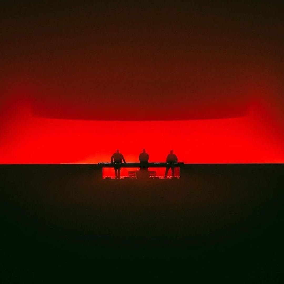 ElectricMediaPE's tweet photo. ¡NO SE VEÍA VENIR!😱
Debido a la falta de entradas vendidas, @swedishousemfia canceló 5 fechas de su gira europea.
❌Vienna 
❌Frankfurt
❌Hamburgo
❌Berlín
❌Tampere en Finlandia
.
.
.
#swedishhousemafia #worldtour #paradiseagain https://t.co/HEf7sF8AyK