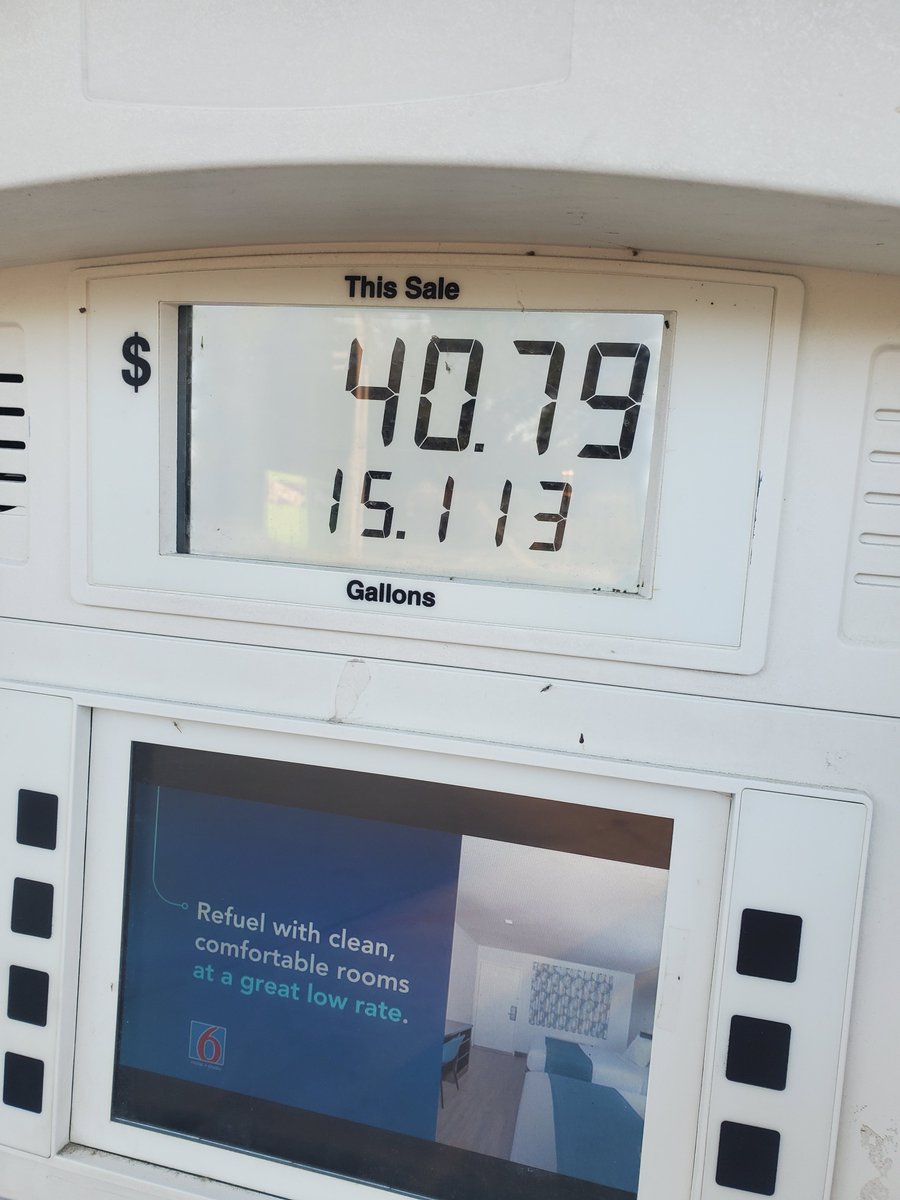 DwagTheServant's tweet photo. @AdvanceAuto just filled up from completely empty for 40 bucks. Thank you #speedperks https://t.co/F3ifrCNE33