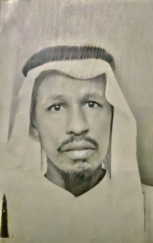 Abdulatif_MH's tweet photo. الشيخ 
#محمد_بن_سعد_بن_بخيّت
بعد وفاة الملك سعود 
عاد لمسقط رأس آسرته في بلدة #زميقة
بالدلم وأحيا مزرعةً استقر وسكن بها.
…
كُلّف إماماً وخطيباً للجامع الكبير
في #نعحان وسكن بالبلدة 
وبعد عامين ألم به مرض 
أقعده عن الإمامة والخطابة 
إلى أن توفي رحمه الله عام ١٤٠٣ هـ

4️⃣ #انتهى https://t.co/oe4J1W1LZ5