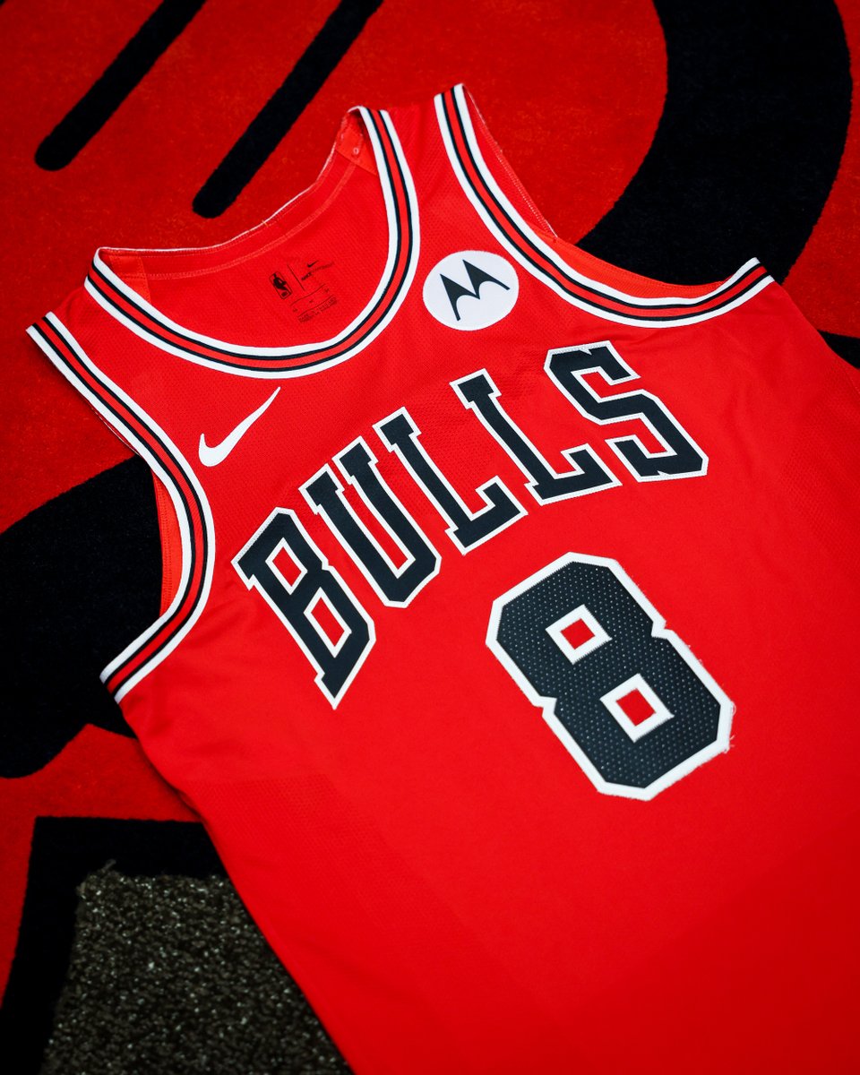 Chicago Bulls (@chicagobulls) on Twitter photo New season, new patch.
RT & reply with your size to win a new Zach LaVine jersey. We have five to give away!
<a href="/MotorolaUS/">motorolaus</a> | #BullsNation New season, new patch.
RT & reply with your size to win a new Zach LaVine jersey. We have five to give away!
<a href="/MotorolaUS/">motorolaus</a> | #BullsNation