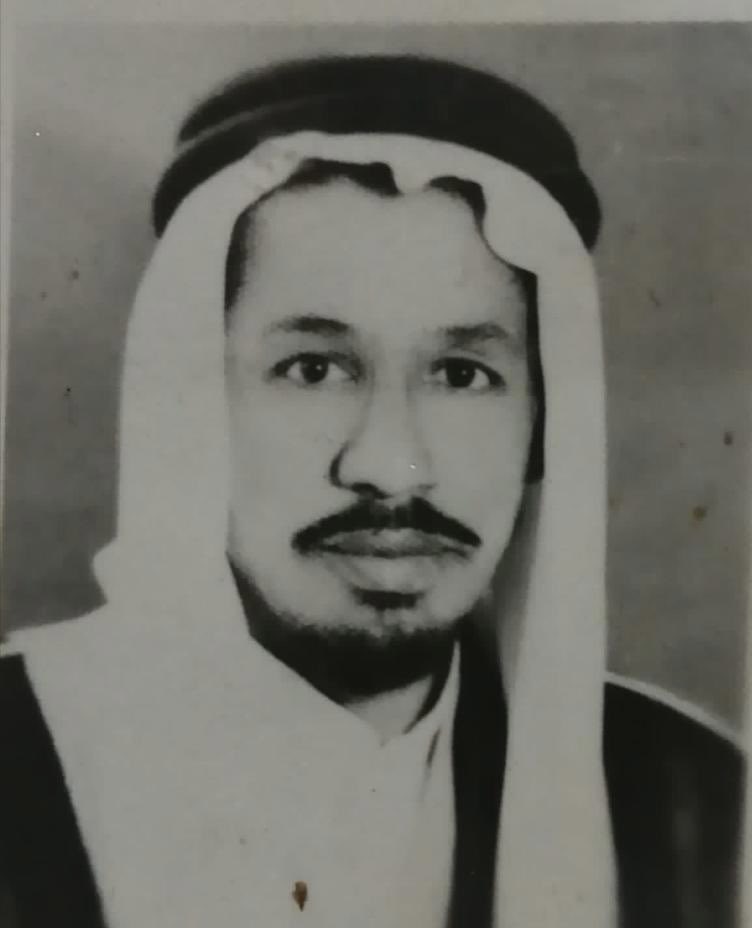 Abdulatif_MH's tweet photo. الشيخ 
#محمد_بن_سعد_بن_بخيّت
..
اختاره #الملك_عبدالعزيز ضمن العلماء
الذين يلقون الدروس العلمية في مجلسه
لأكثر من عشر سنوات  

2️⃣ #يتبع https://t.co/HvZZa7whlx