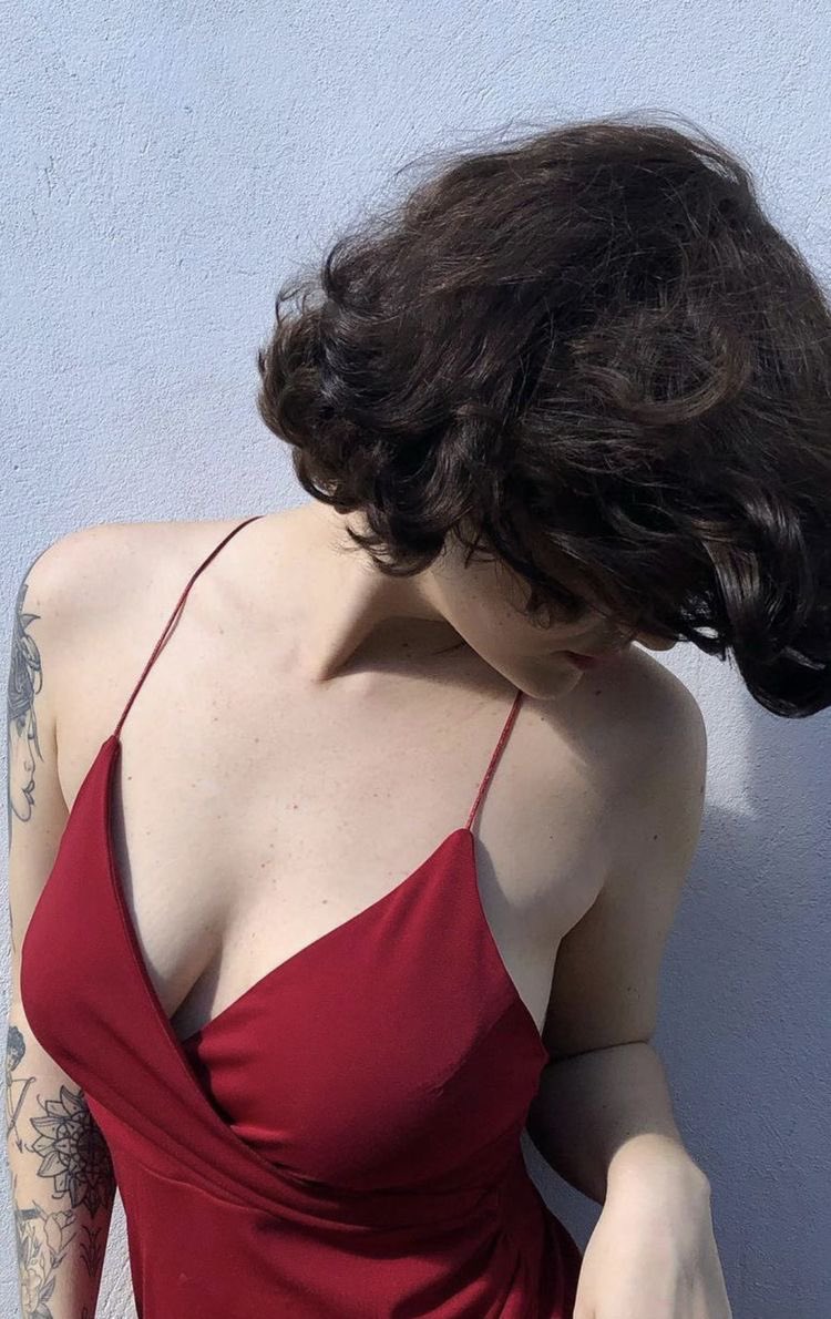 Iestrangeale's tweet photo. model monday i guess https://t.co/qvo66zQfHk