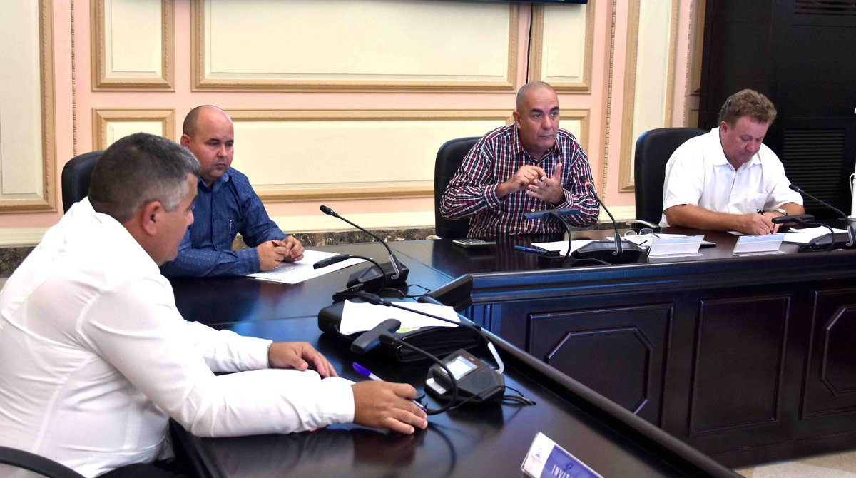 Fueron presentados los decretos leyes «De la producción, desarrollo y uso de los biofertilizantes, bioestimulantes y bioplaguicidas de uso agrícola» y «De la Seguridad Social de los Titulares y los Trabajadores Contratados de los Proyectos de Desarrollo Local».