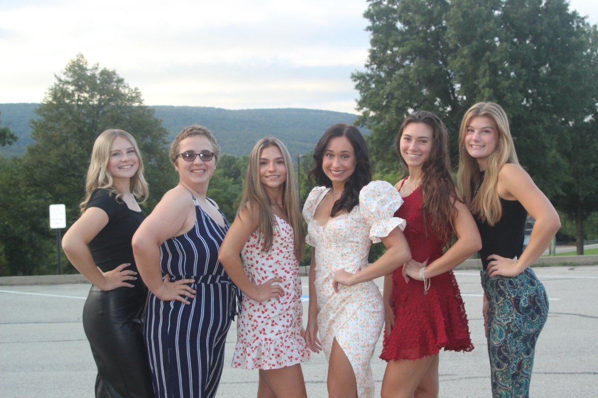LatrobeHighPost's tweet photo. Senior Homecoming Court for the class of 2023! Kendall Piper, Abigail Vogelsang, Quinlin Mulroy, Arielle Teppert, Lily Fenton, and Lauren Sapp. Only one will be crowned Homecoming Queen during halftime at this Friday's football game! #longlivethequeen #Homecoming #WeAreGL https://t.co/YM06QYyezw